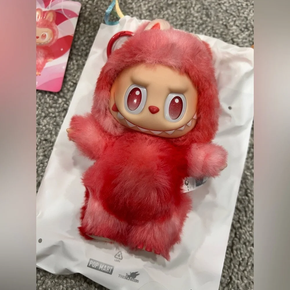 LABUBU AUTHENTIC MONSTERS BIG INTO ENERGY "LOVE" - Picture 2 of 6